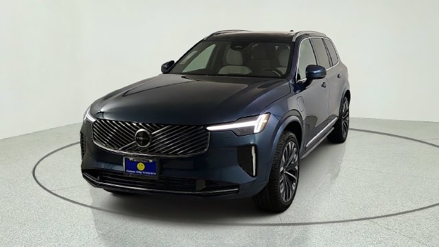 New 2026 Volvo XC90 T8 Plus w/ Protection Package AWD/4WD image 2