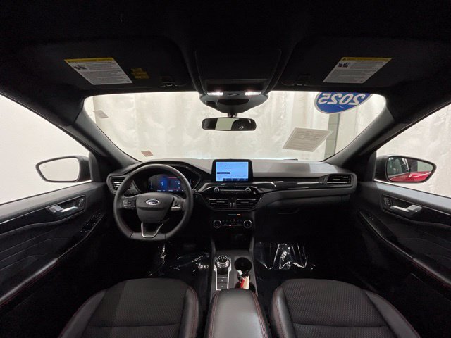 Used 2025 Ford Escape ST-Line AWD/4WD image 16