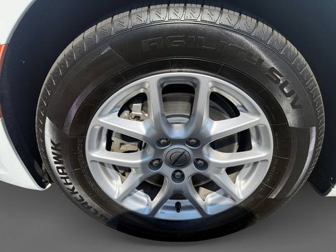 Used 2024 Chrysler Pacifica Touring-L FWD image 14