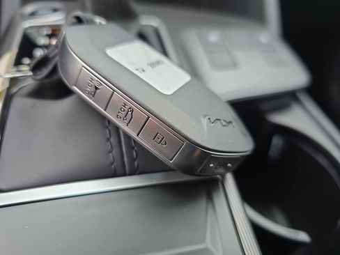 New 2026 Kia Sportage SX image 38