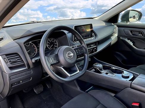 Used 2024 Nissan Rogue S image 19