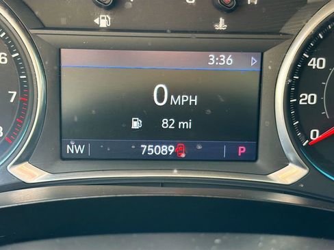 Used 2020 Chevrolet Traverse LT image 12