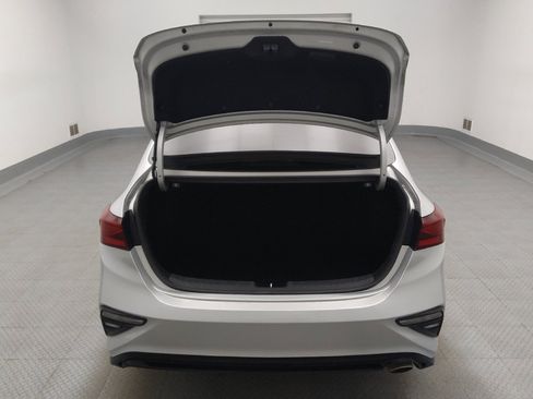 Used 2020 Kia Forte LXS FWD image 29