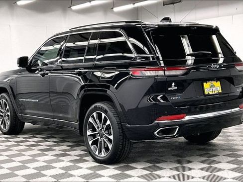 Used 2023 Jeep Grand Cherokee Overland w/ Advanced Protech Group III image 3