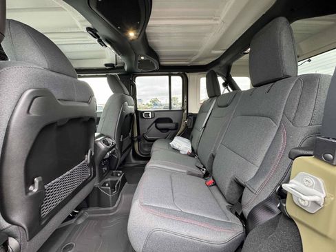New 2025 Jeep Wrangler Unlimited Rubicon w/ Convenience Group AWD/4WD image 17