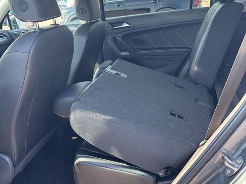 Used 2024 Volkswagen Tiguan SE w/ Panoramic Sunroof Package AWD/4WD image 23