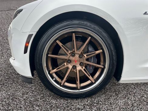 Used 2022 Chevrolet Camaro LT w/ RS Package image 10