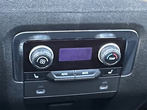 Used 2022 Chevrolet Tahoe LT image 19