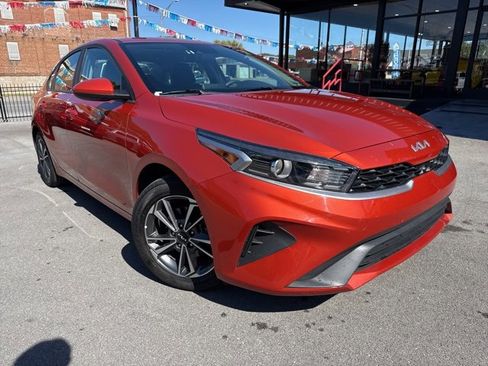 Used 2023 Kia Forte LXS image 3