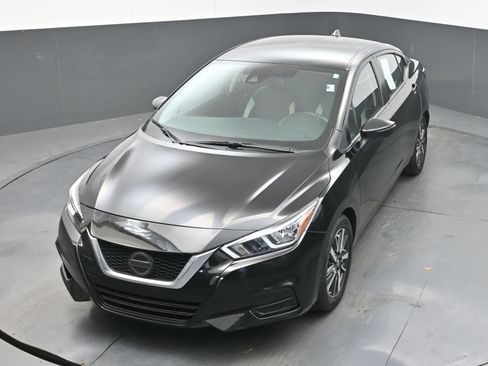 Used 2021 Nissan Versa SV FWD image 32