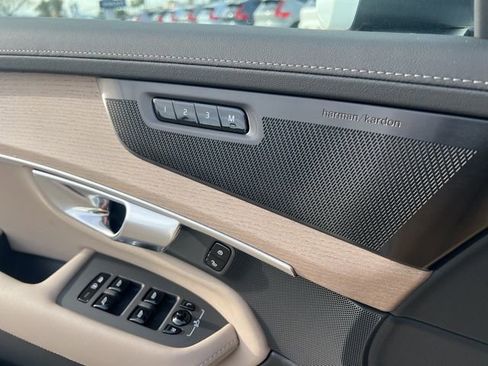 New 2026 Volvo XC90 T8 Plus w/ Protection Package Premier image 24