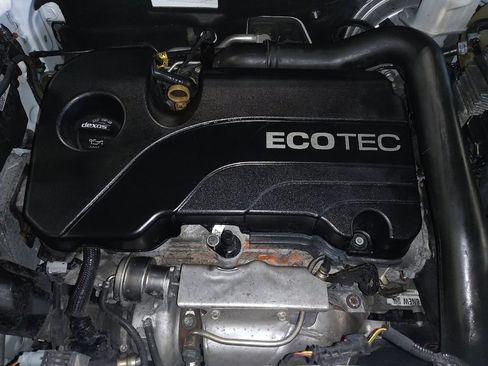 Used 2019 Chevrolet Equinox LT image 30