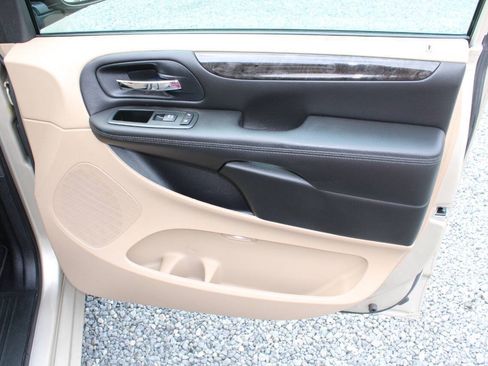 Used 2013 Dodge Grand Caravan SE FWD image 20