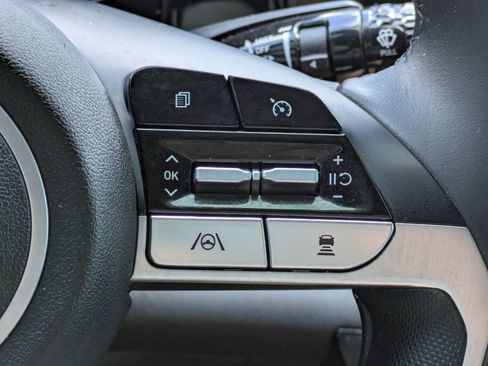 Used 2022 Hyundai Elantra SEL w/ Convenience + Premium Package FWD image 20