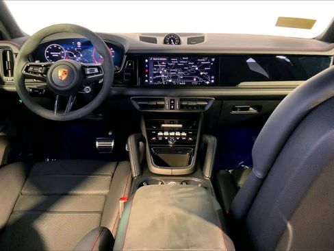 Used 2025 Porsche Cayenne GTS image 14