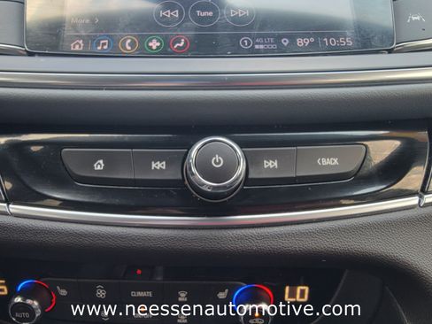 Used 2023 Buick Enclave Essence image 27