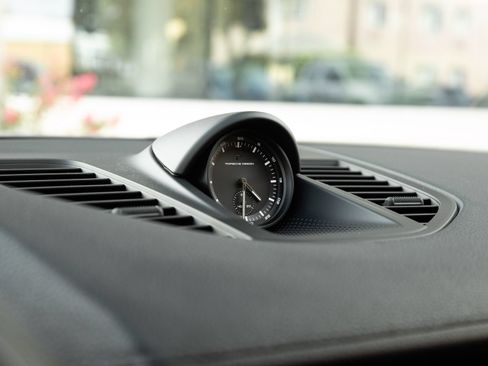 Certified 2025 Porsche Panamera image 25