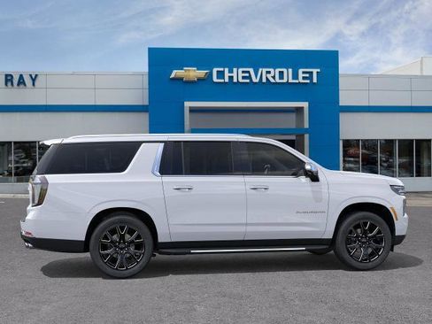 New 2026 Chevrolet Suburban Premier w/ Sun And Tow Package AWD/4WD image 5