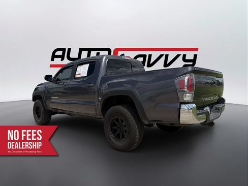 Used 2022 Toyota Tacoma TRD Off-Road AWD/4WD image 3