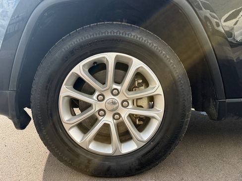 Used 2015 Jeep Grand Cherokee Laredo w/ Quick Order Package 23E image 11