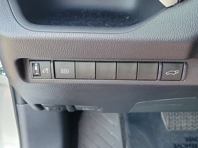 Used 2025 Toyota RAV4 XLE w/ Convenience Package FWD image 29
