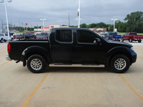 Used 2021 Nissan Frontier SV AWD/4WD image 9