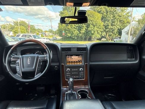 Used 2017 Lincoln Navigator L Select AWD/4WD image 22