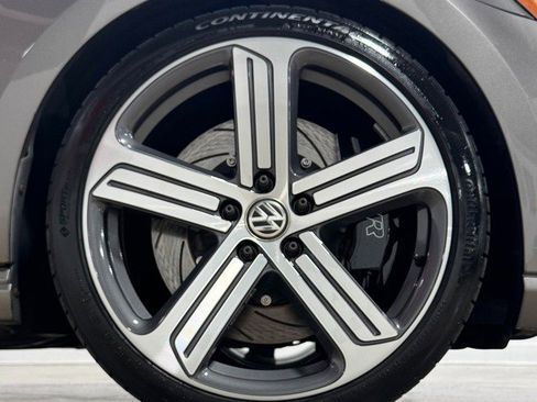 Used 2015 Volkswagen Golf R 4-Door image 22