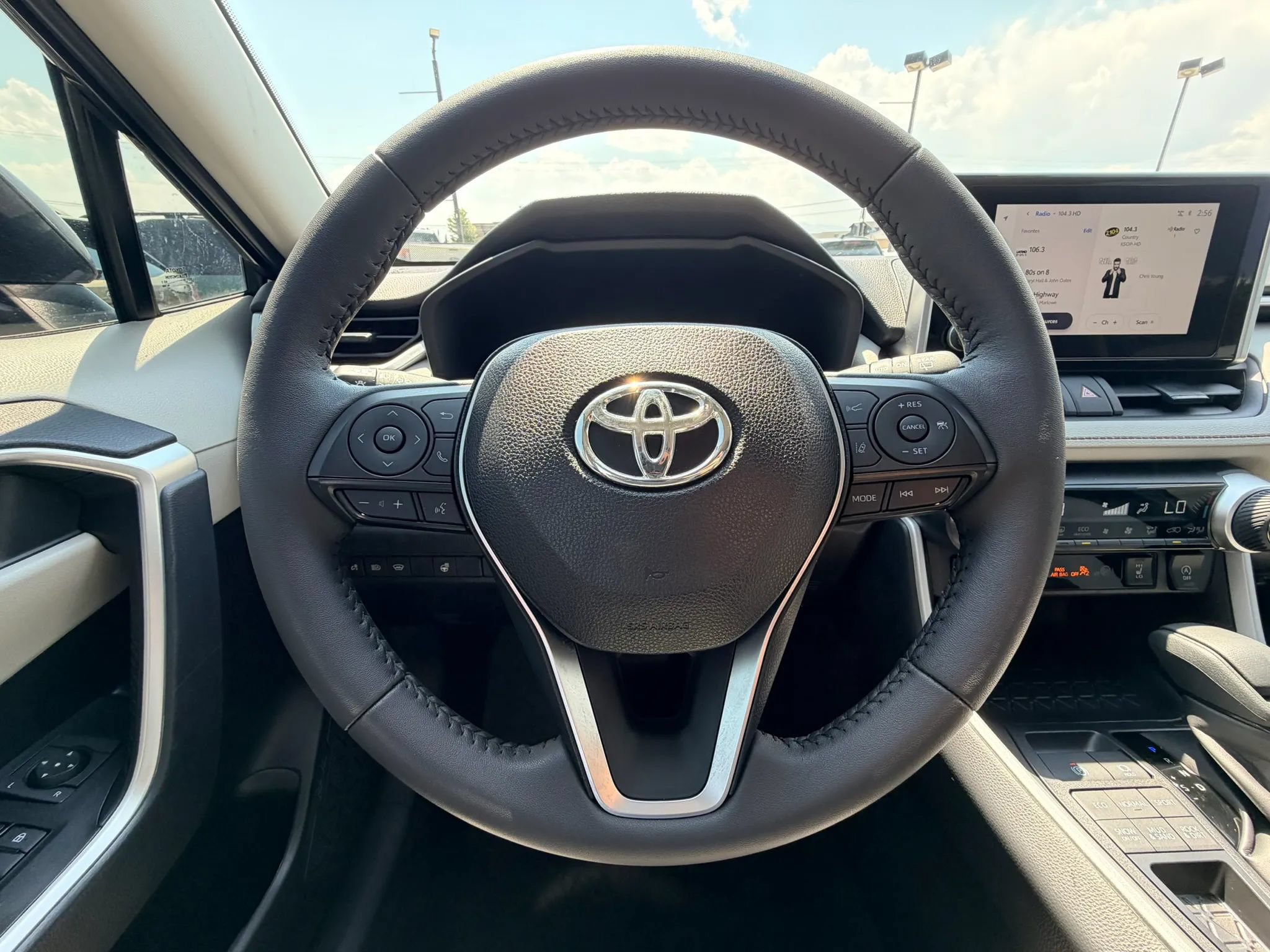 Used 2025 Toyota RAV4 XLE w/ Weather Package AWD/4WD image 12