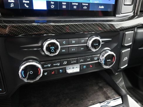 Used 2024 Ford F250 Lariat w/ Lariat Ultimate Package AWD/4WD image 25