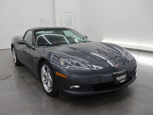 Used 2009 Chevrolet Corvette Coupe w/ Preferred Equipment Group RWD image 2