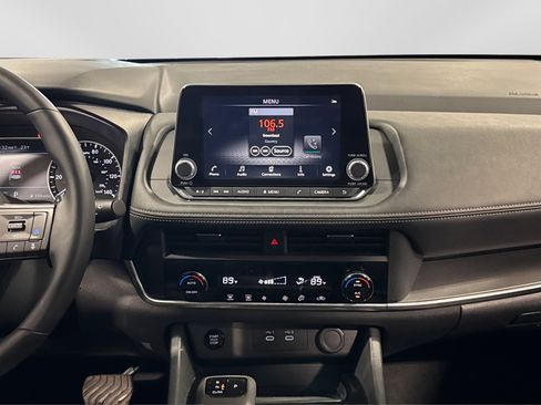 Used 2025 Nissan Rogue SV image 26