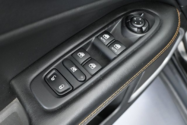 Used 2017 Jeep Compass Limited w/ Navigation Group AWD/4WD image 14