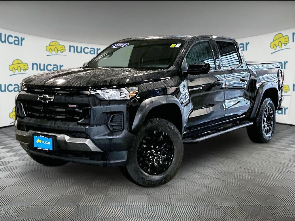 Used 2024 Chevrolet Colorado Trail Boss w/ Technology Package AWD/4WD image 3