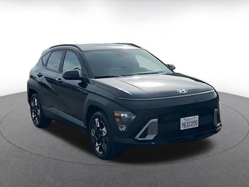 Used 2025 Hyundai Kona SEL image 3