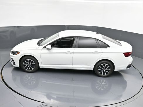 Used 2025 Volkswagen Jetta S image 30