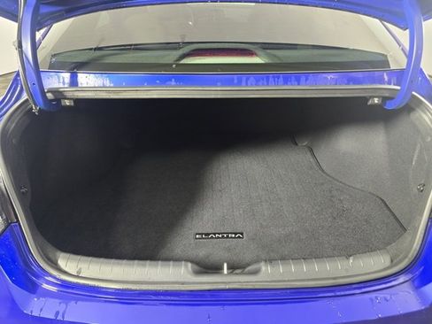 Used 2025 Hyundai Elantra Sport image 17