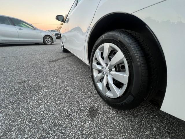 Used 2016 Toyota Corolla LE FWD image 22