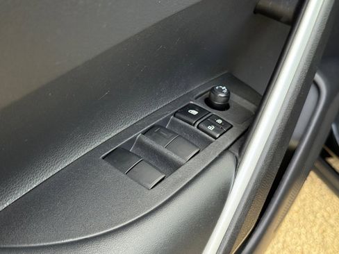 Certified 2025 Toyota Corolla Cross LE image 18