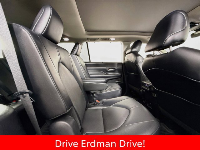 Used 2024 Toyota Grand Highlander AWD image 28