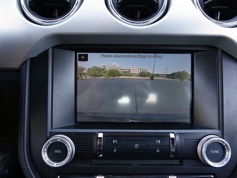 Used 2017 Ford Mustang Premium image 9