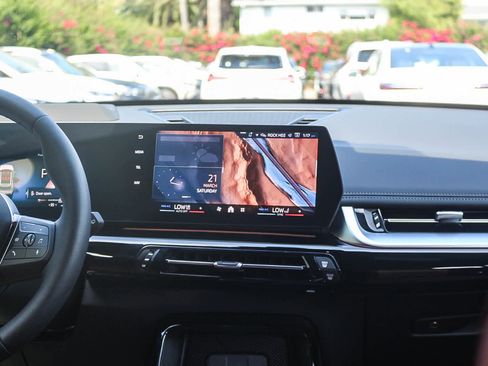 Used 2025 BMW X1 xDrive28i w/ Premium Package image 13