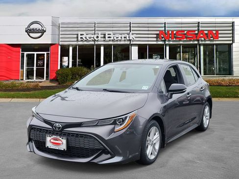 Used 2022 Toyota Corolla SE w/ SE Preferred Package FWD image 4