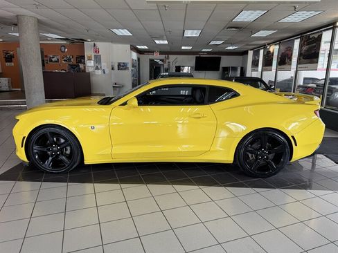 Used 2017 Chevrolet Camaro LT RWD image 2
