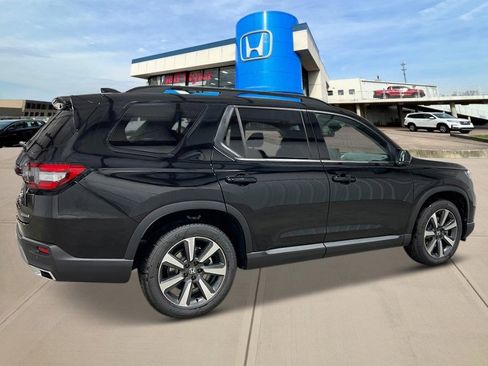 New 2025 Honda Pilot Touring image 10