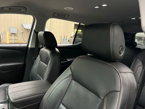 Used 2020 Chevrolet Traverse RS image 14