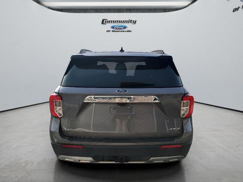 Used 2022 Ford Explorer XLT w/ Equipment Group 202A image 8