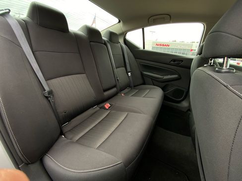 Used 2024 Nissan Altima 2.5 SV FWD image 13