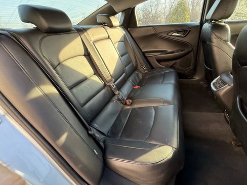 Used 2017 Chevrolet Malibu LT w/ Leather Package image 14