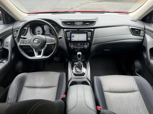 Used 2017 Nissan Rogue SV w/ SV Premium Package AWD/4WD image 13